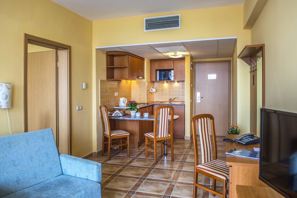 Duna Hotel Paks Exterior photo