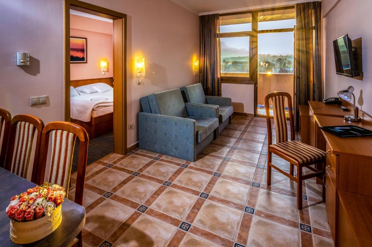 Duna Hotel Paks Exterior photo